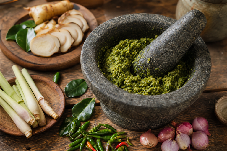 How to Pound Thai Green Curry Paste in a Granite Mortar